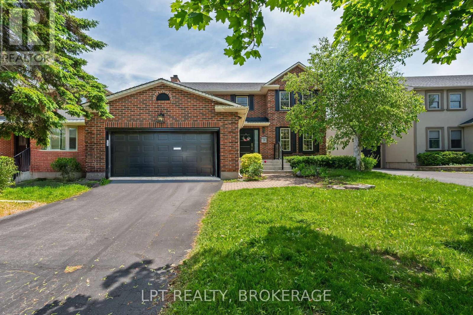 19 COLLEGEVIEW CRESCENT - 1