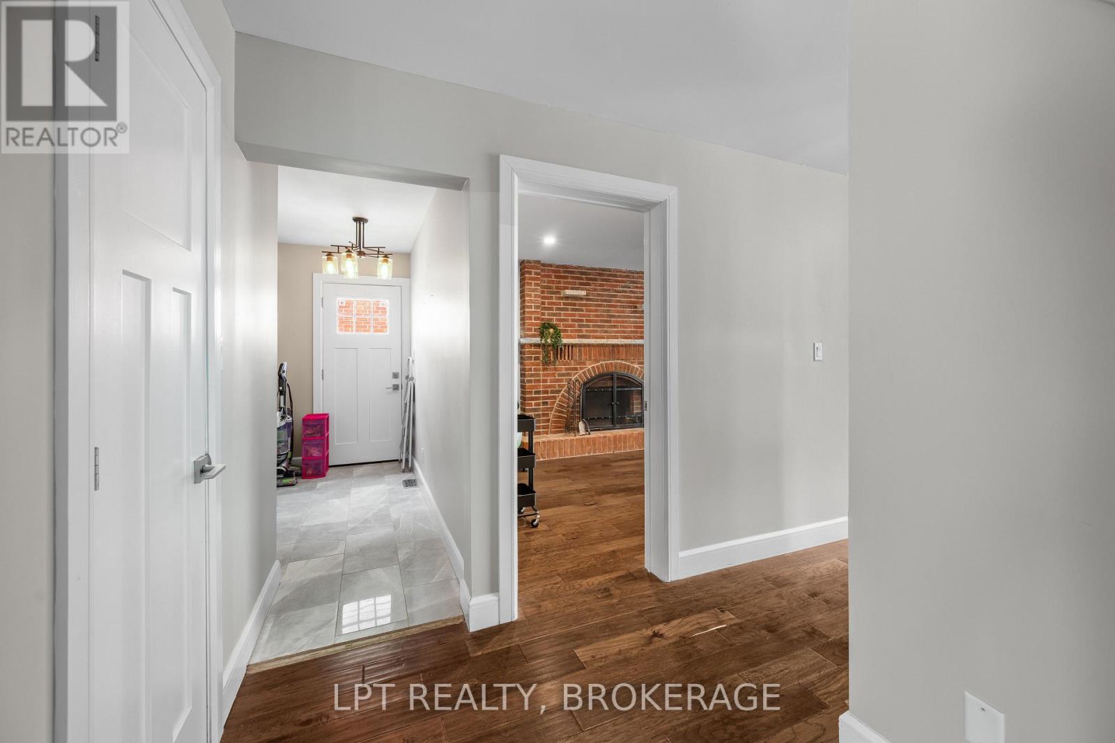 19 COLLEGEVIEW CRESCENT - 13