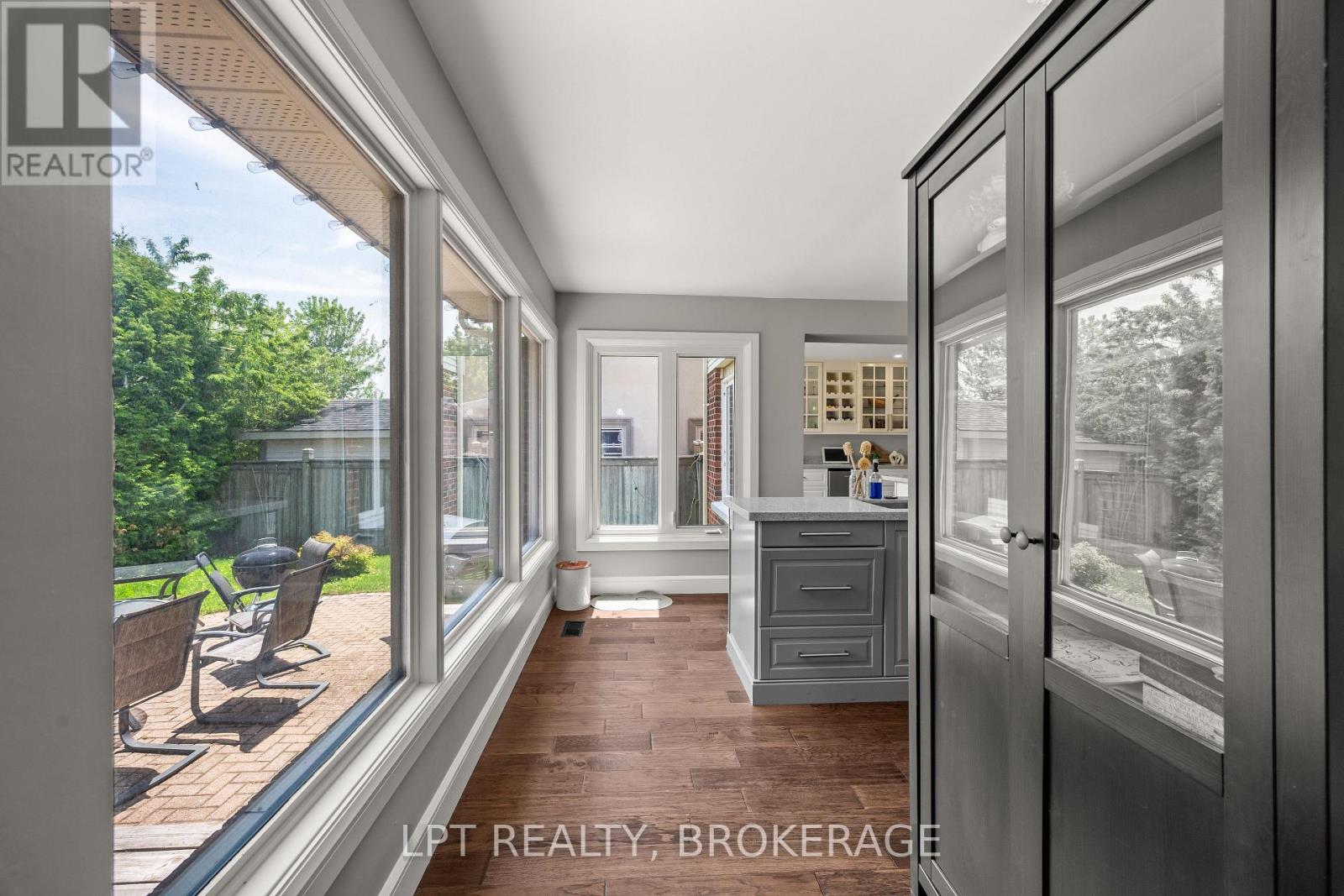 19 COLLEGEVIEW CRESCENT - 19