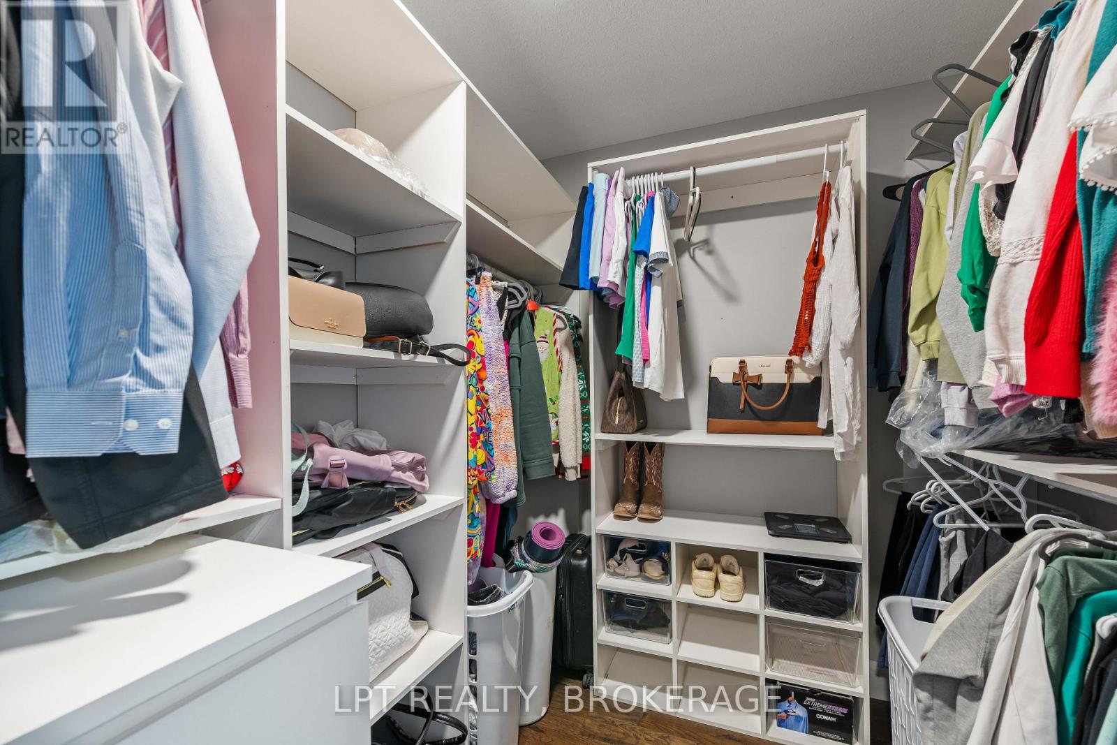 19 COLLEGEVIEW CRESCENT - 30