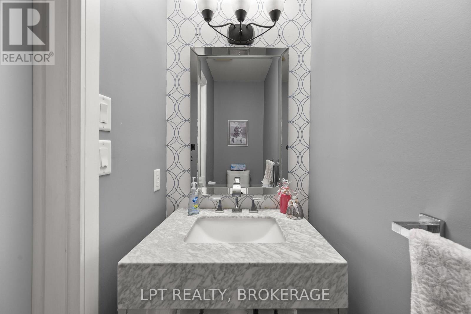 19 COLLEGEVIEW CRESCENT - 15
