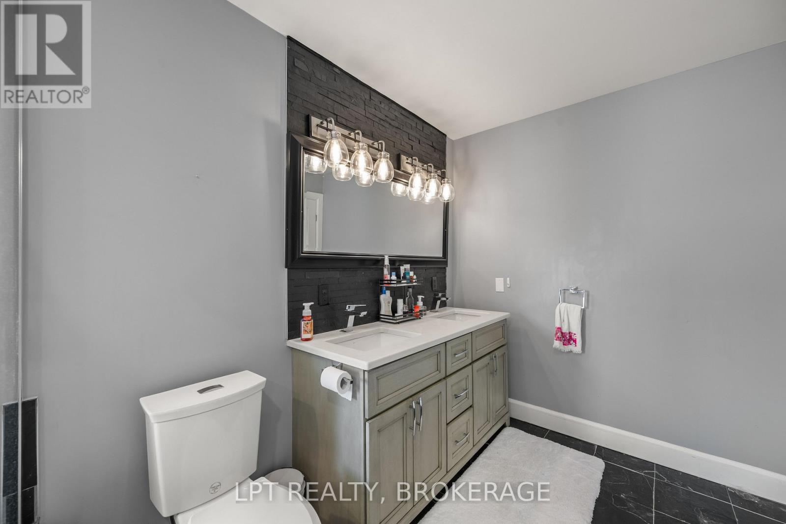19 COLLEGEVIEW CRESCENT - 33