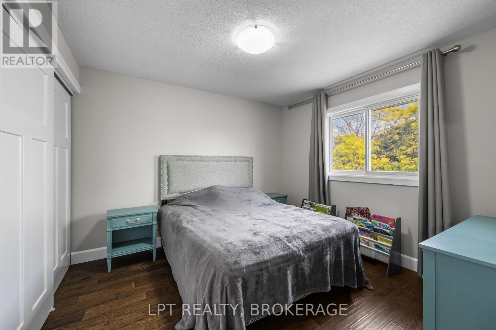 19 COLLEGEVIEW CRESCENT - 34