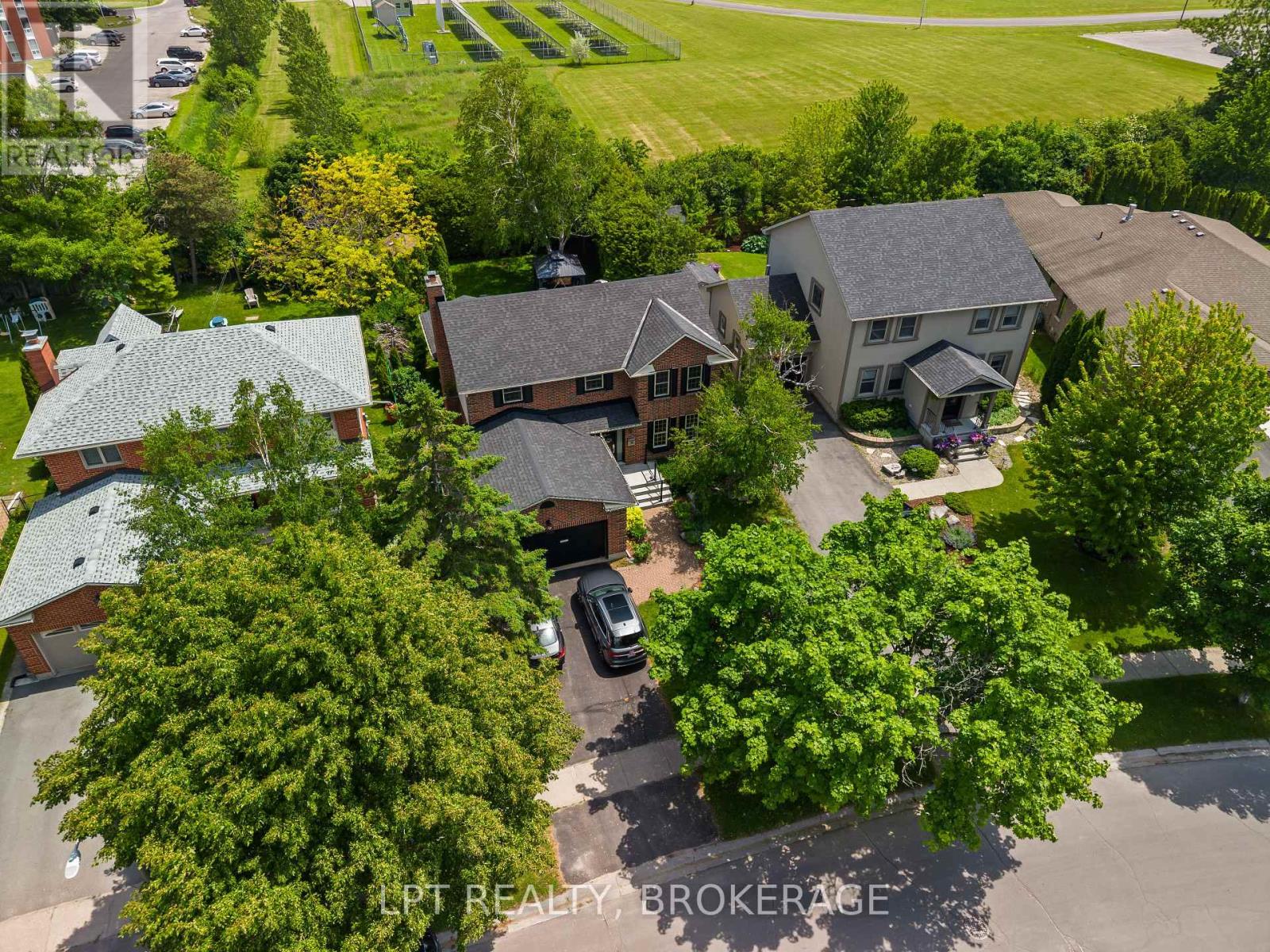 19 COLLEGEVIEW CRESCENT - 5