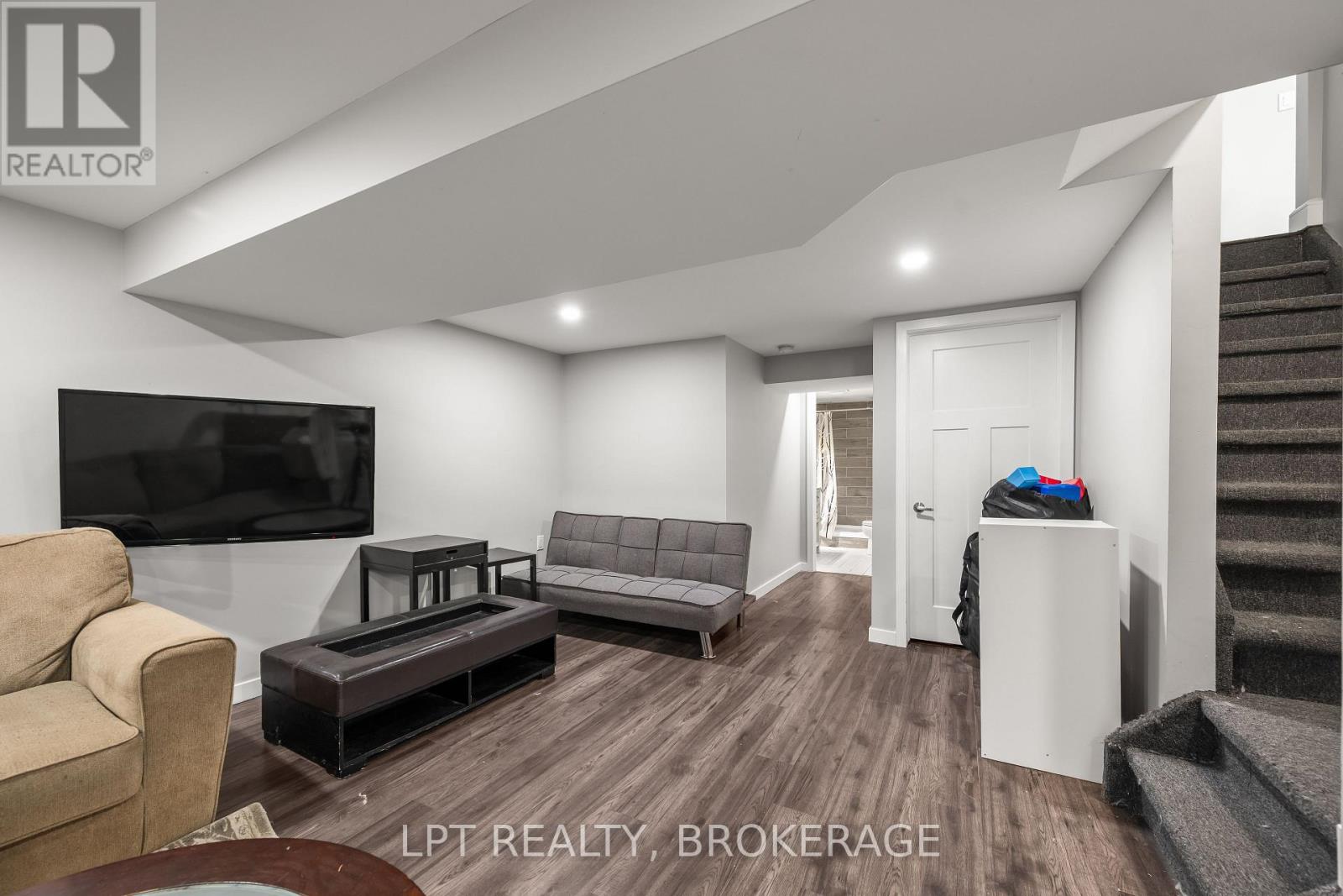 19 COLLEGEVIEW CRESCENT - 39