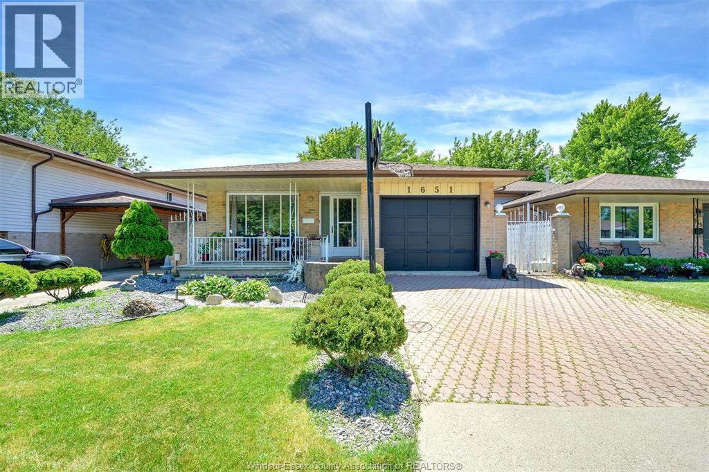 1651 COURTLAND - 1