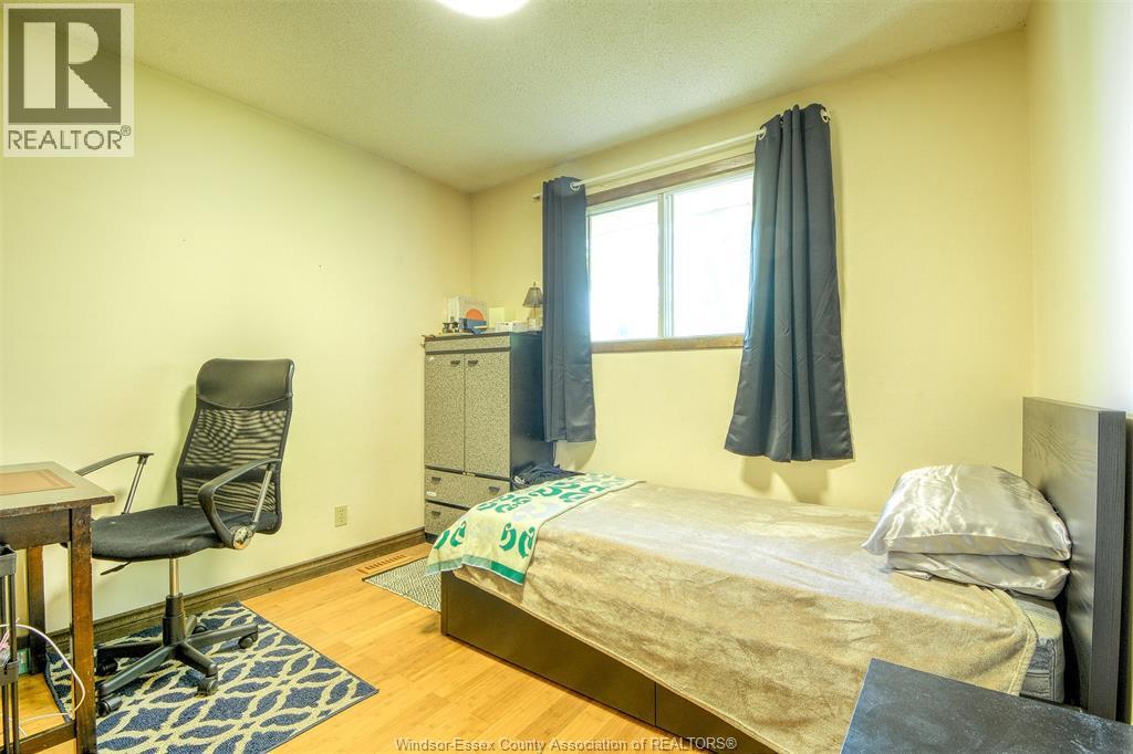 1651 COURTLAND - 12