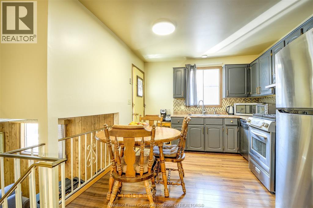1651 COURTLAND - 13
