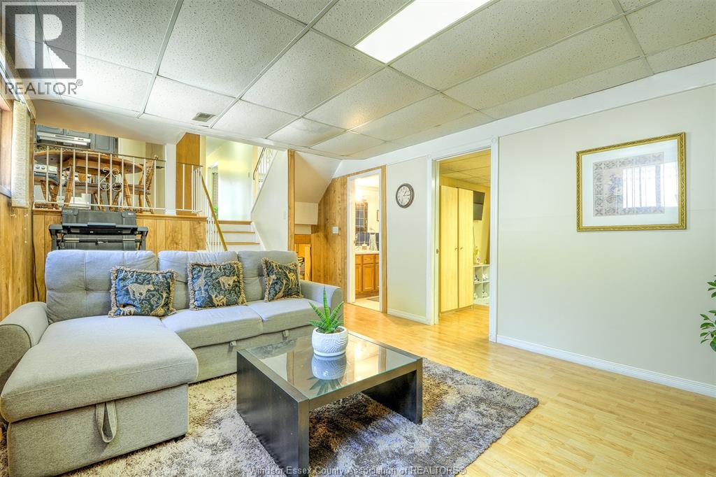 1651 COURTLAND - 18