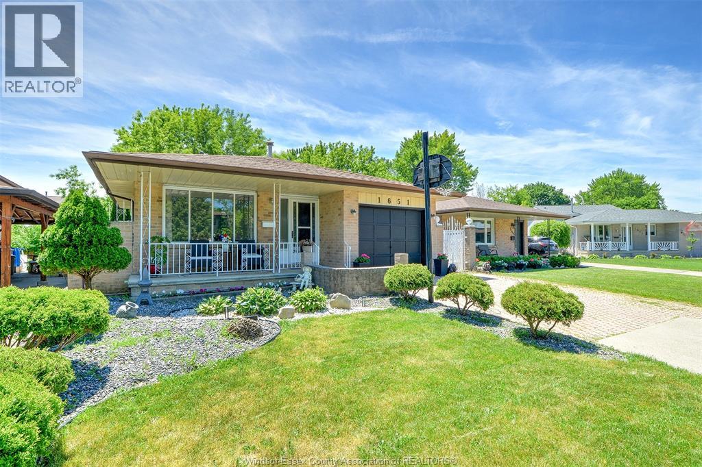 1651 COURTLAND - 2