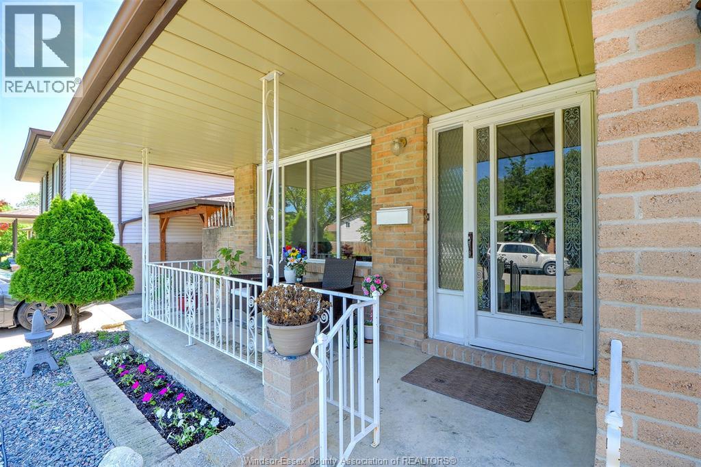 1651 COURTLAND - 4