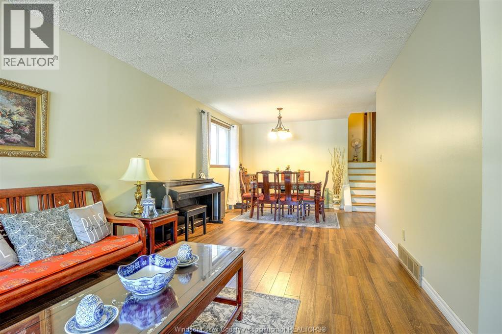1651 COURTLAND - 7