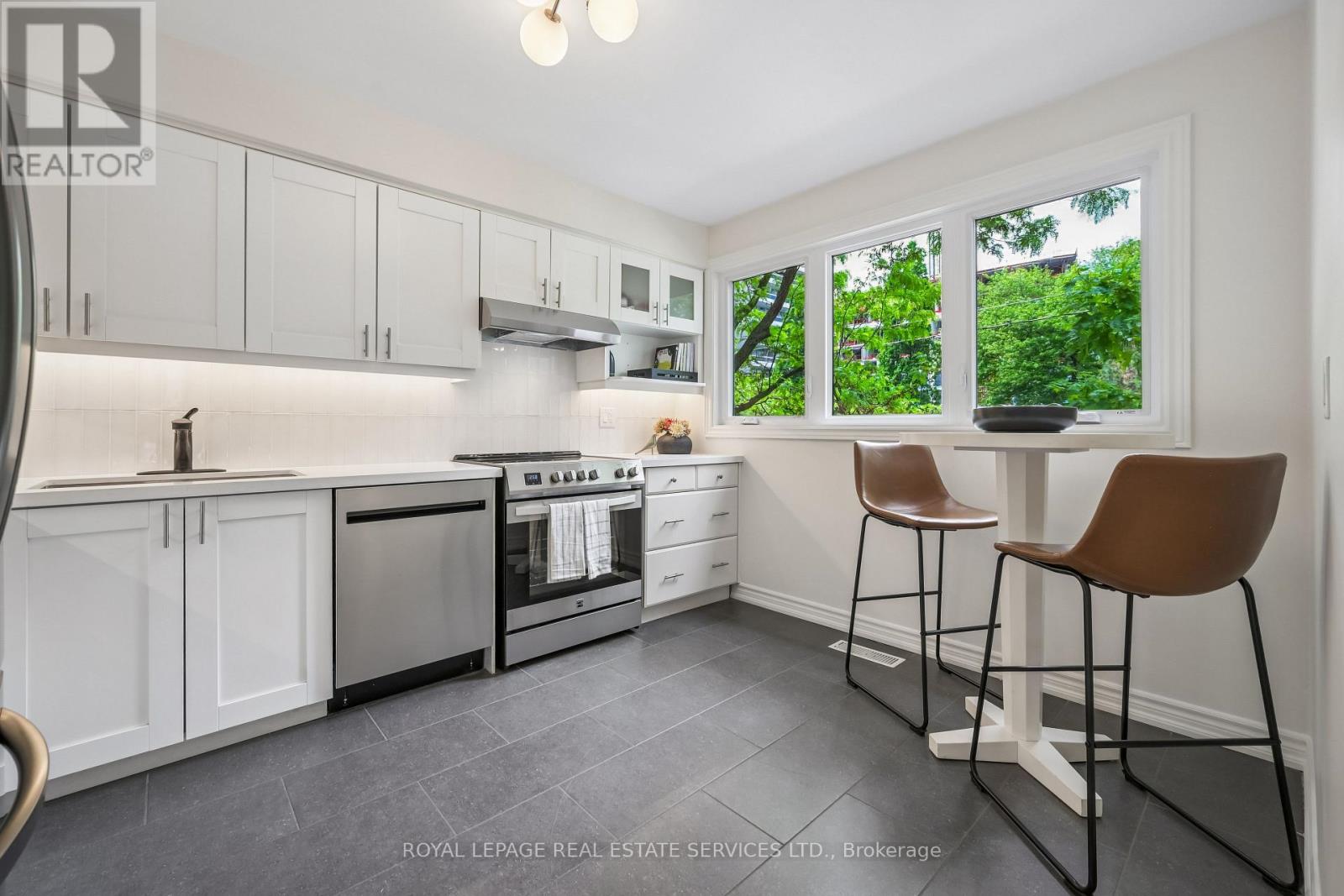 #1 2222 MARINE DRIVE - Image 12