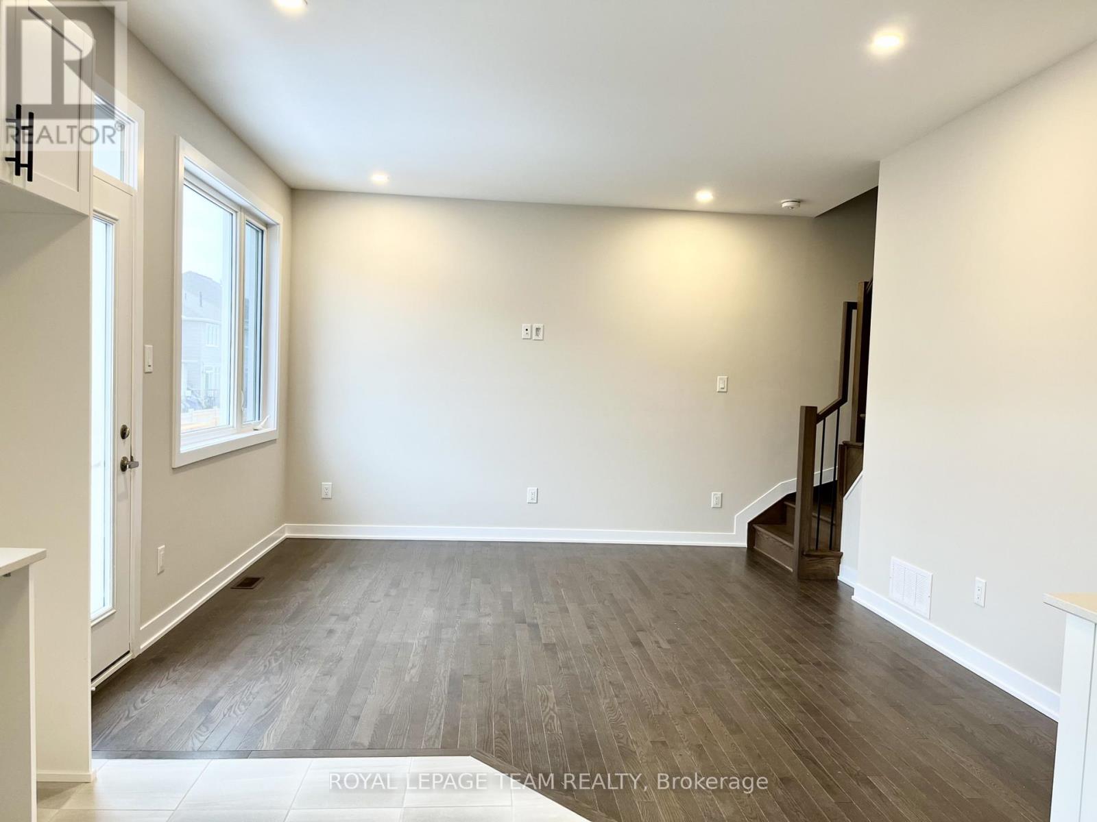 3 Bed, 4 Bath House for Rent in Ottawa – 622 EXPANSION ROAD, Ottawa – MLS# X13444506 - Image 11
