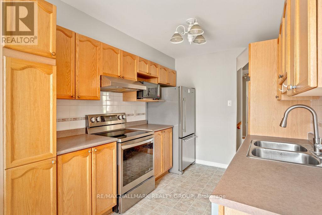 3 Bed, 3 Bath House for Rent in Ottawa – 113 CARWOOD CIRCLE, Ottawa – MLS# X13444618 - Image 12