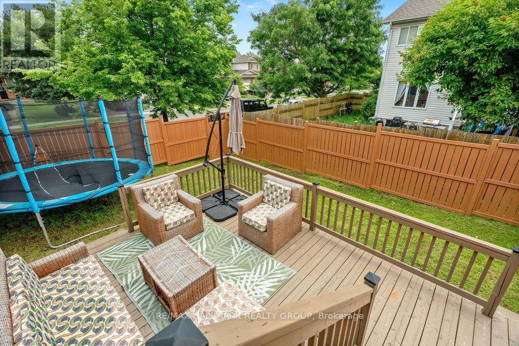 3 Bed, 3 Bath House for Rent in Ottawa – 113 CARWOOD CIRCLE, Ottawa – MLS# X13444618 - Image 34