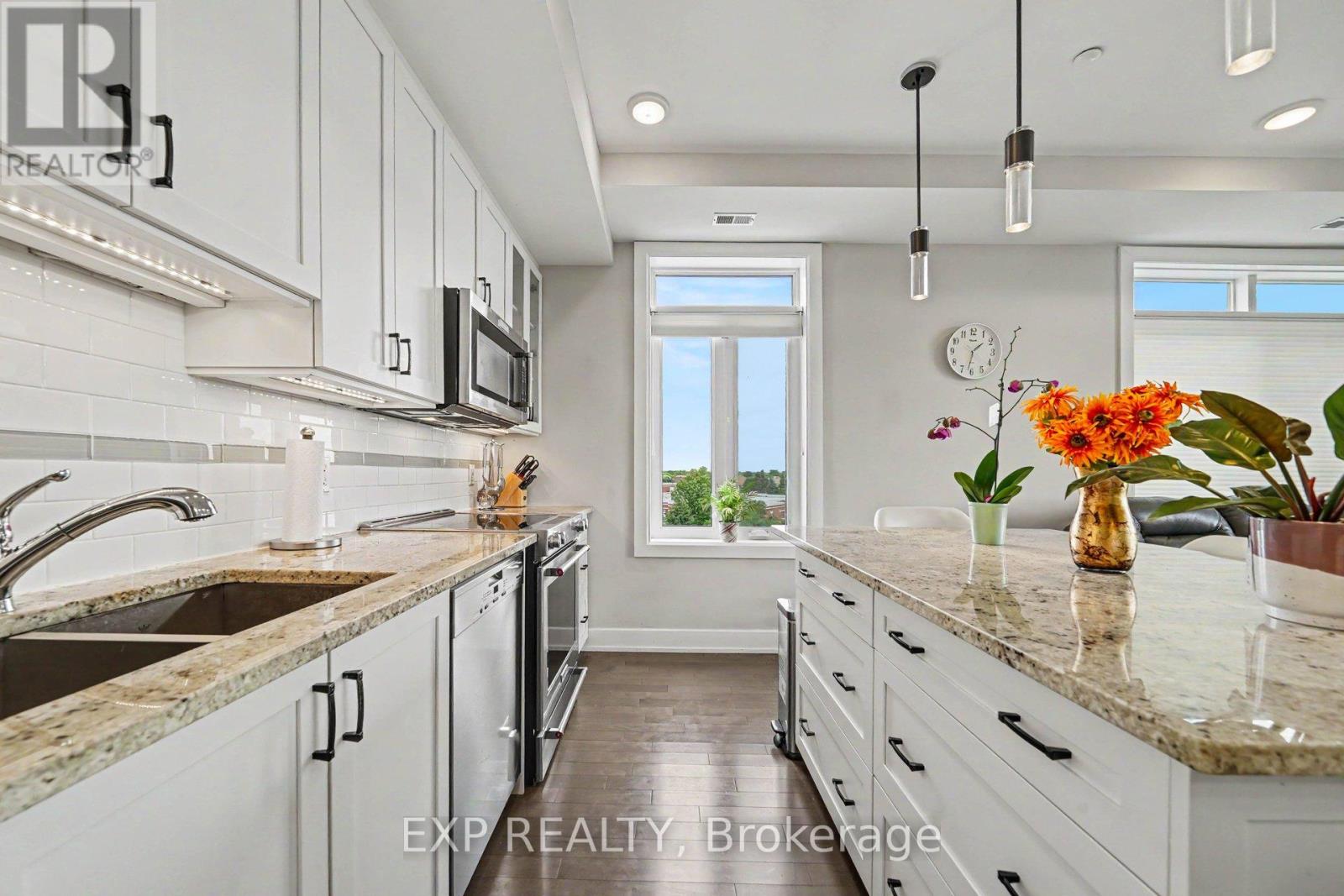 #405 615 LONGFIELDS DRIVE - 14