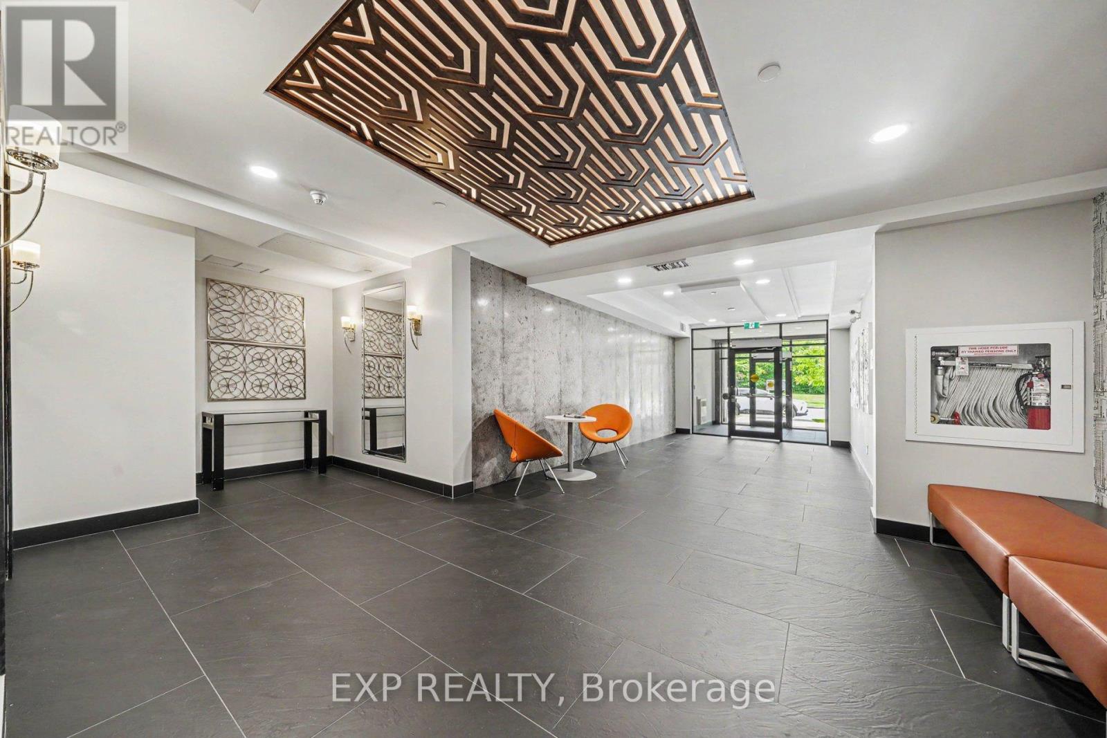 #405 615 LONGFIELDS DRIVE - 4