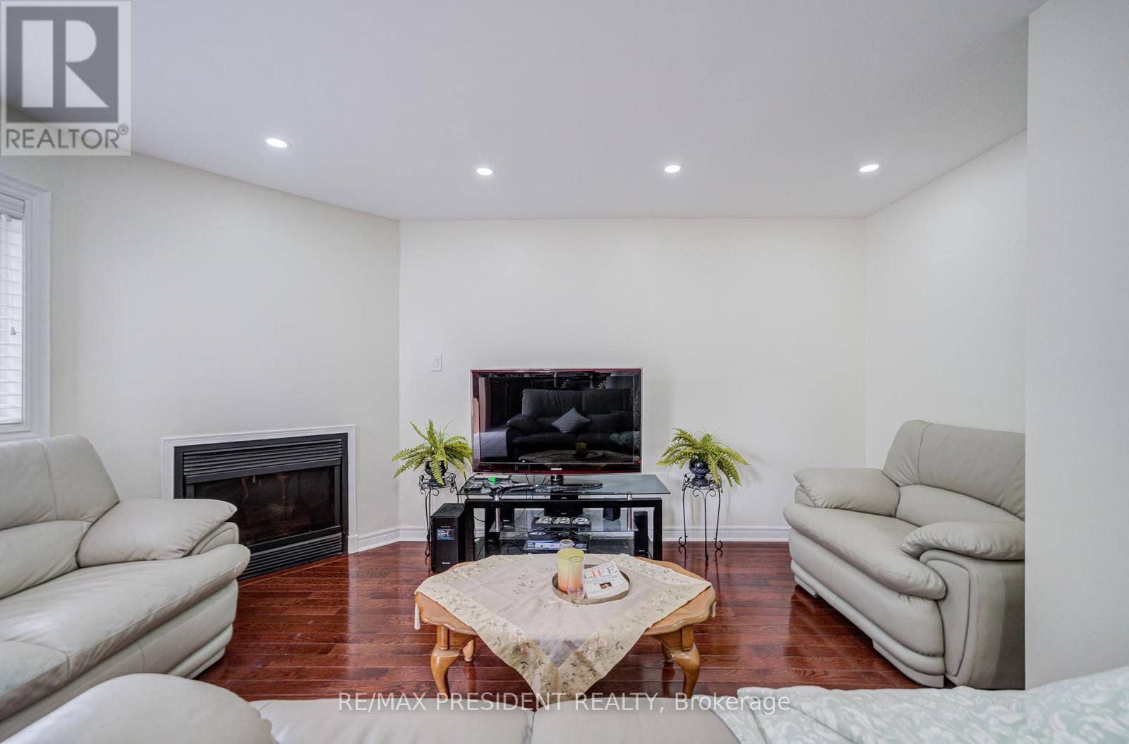 2 BANNER ROAD - 26