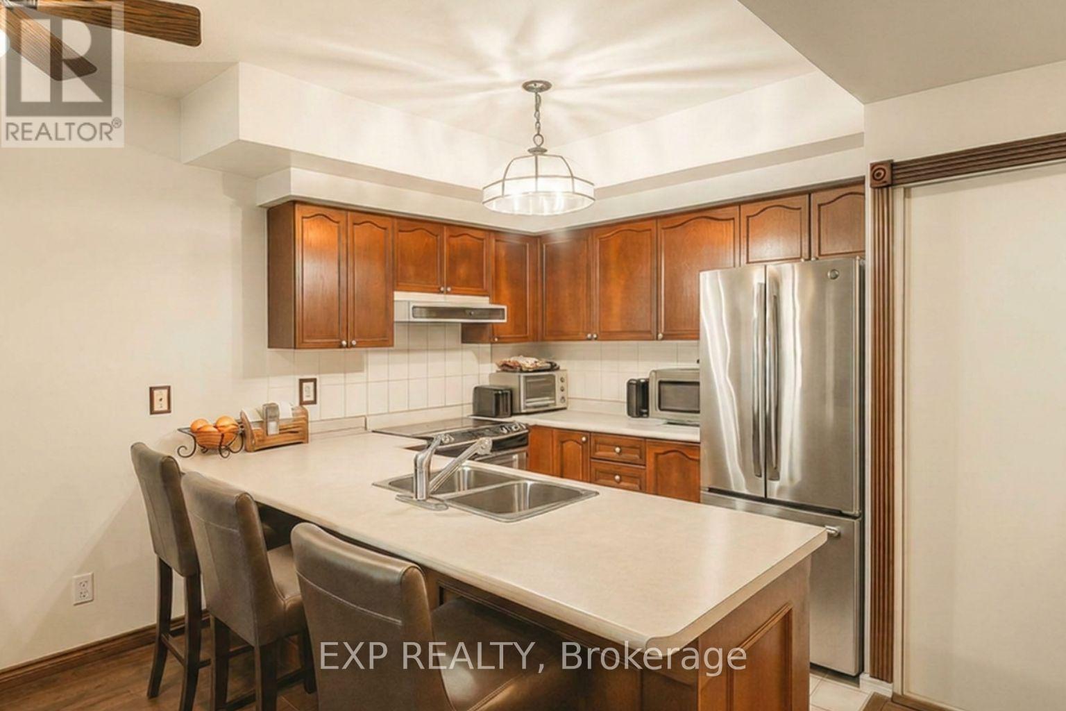 #132 760 LAWRENCE AVENUE W - 3