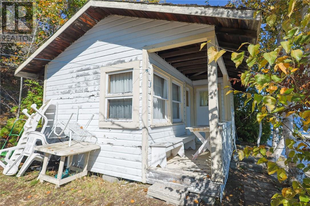 2095 Sunnyside Road - Image 10