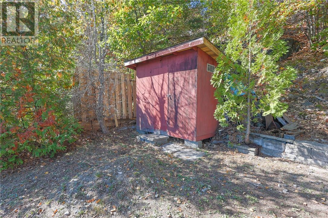 2095 Sunnyside Road - 17