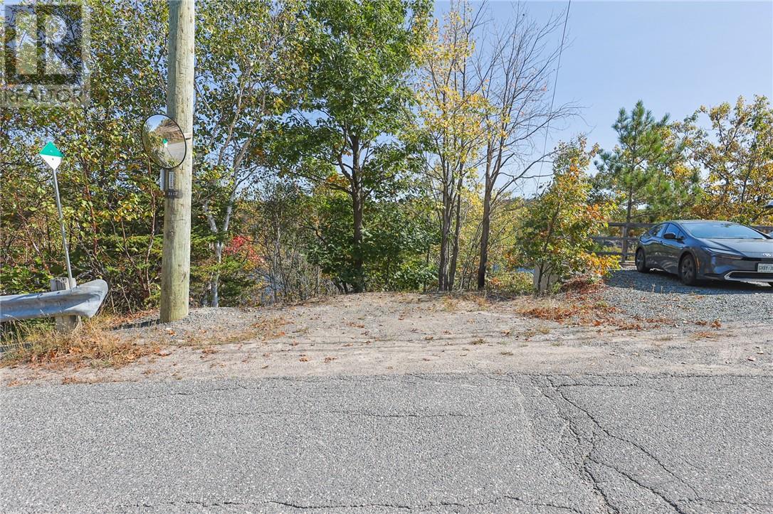 2095 Sunnyside Road - 2