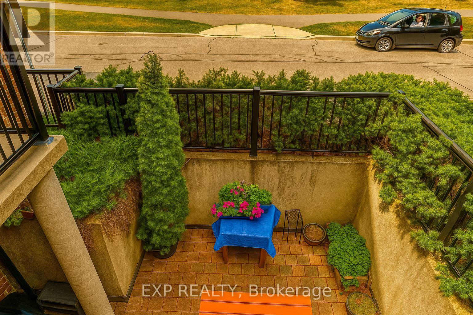 #132 760 LAWRENCE AVENUE W - 10