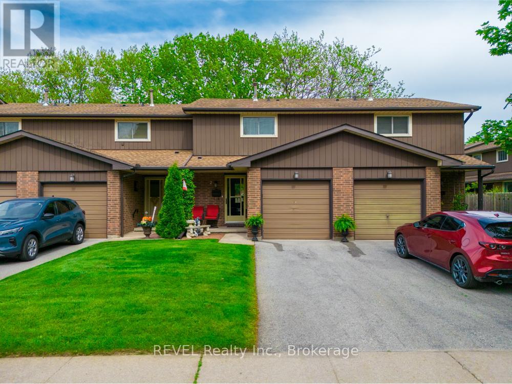 #2 64 FORSTER STREET - 32