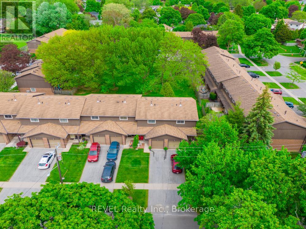 #2 64 FORSTER STREET - 34