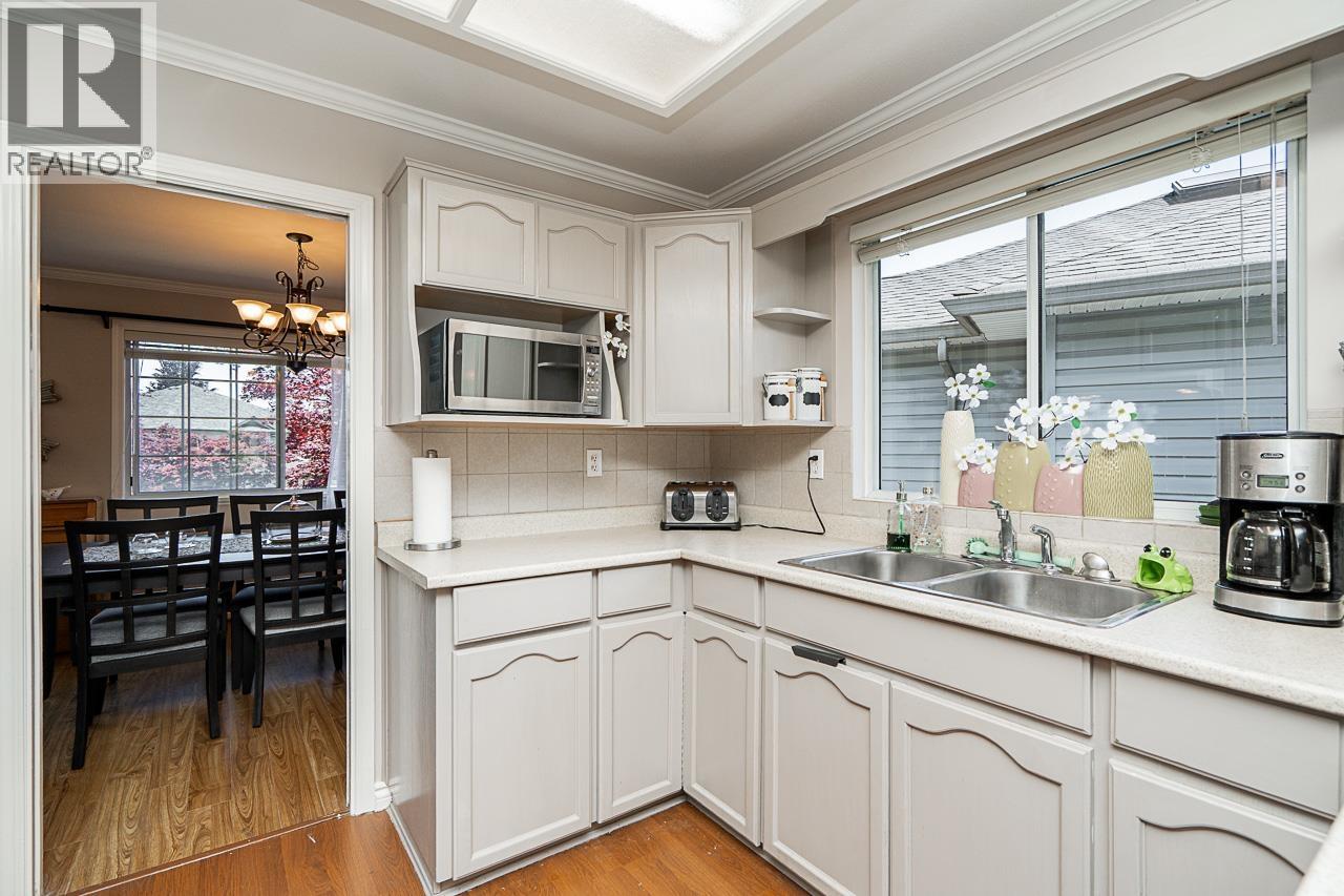 1932 JACANA AVENUE, Port Coquitlam