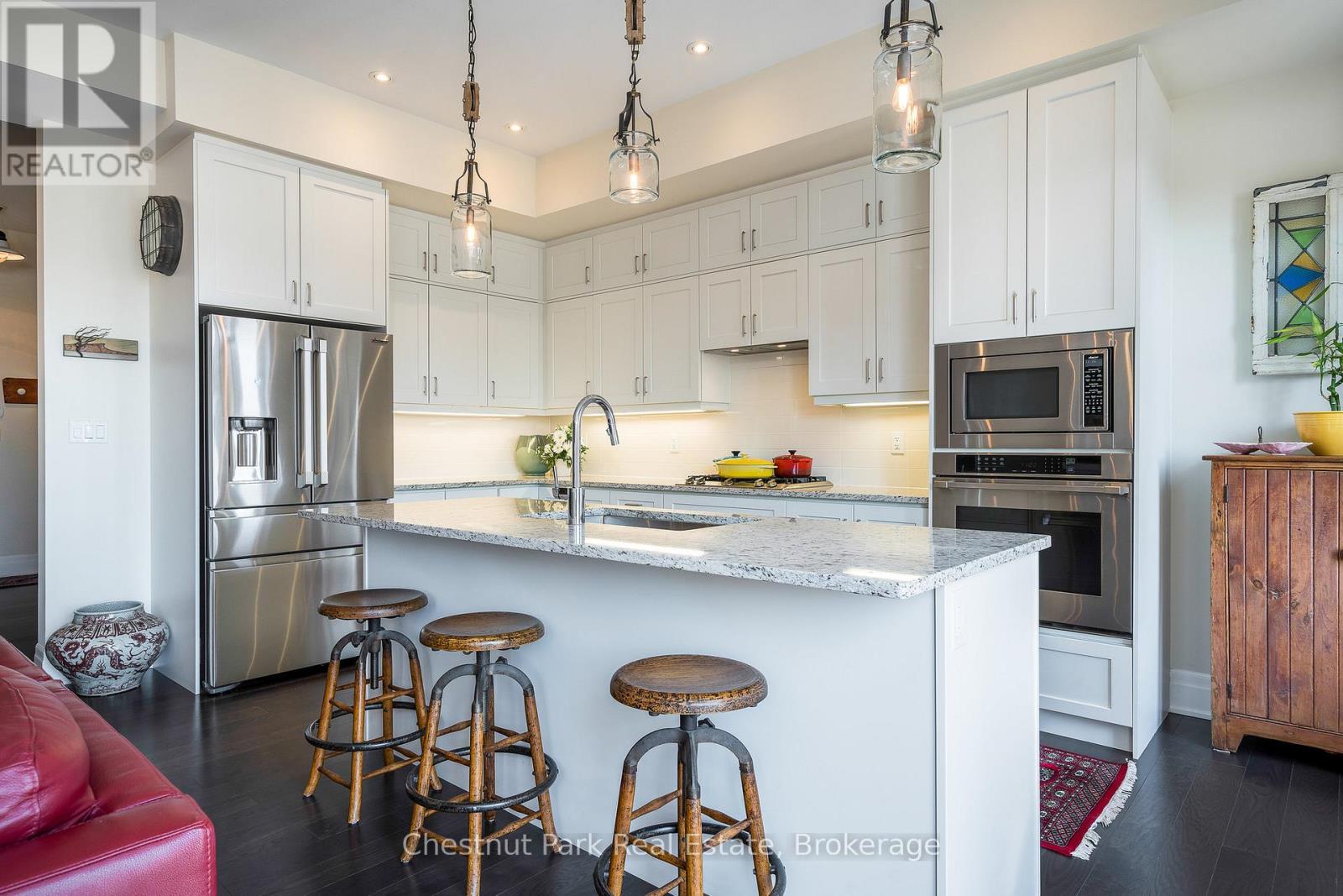 31 EMERSON MEWS - 19