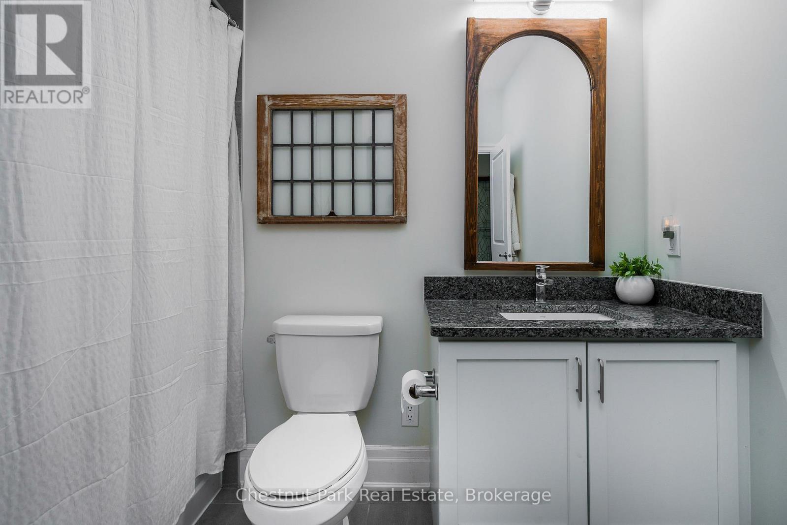 31 EMERSON MEWS - 26