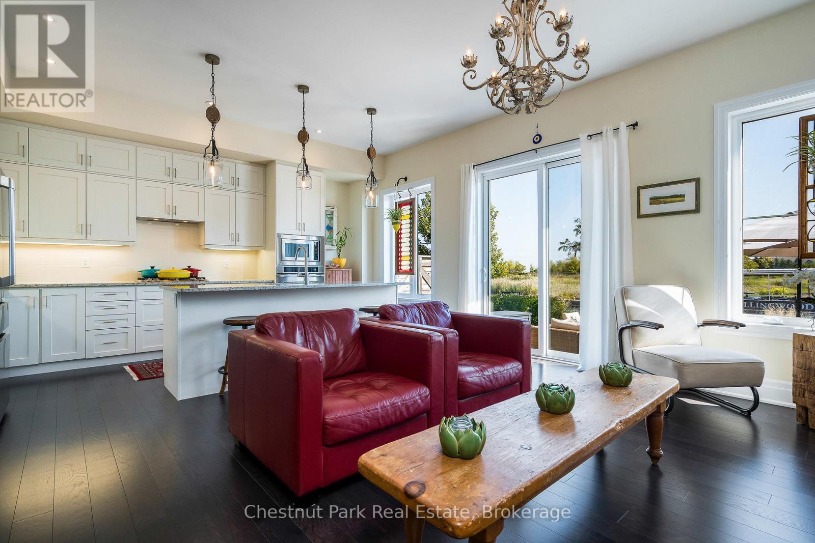 31 EMERSON MEWS - 15