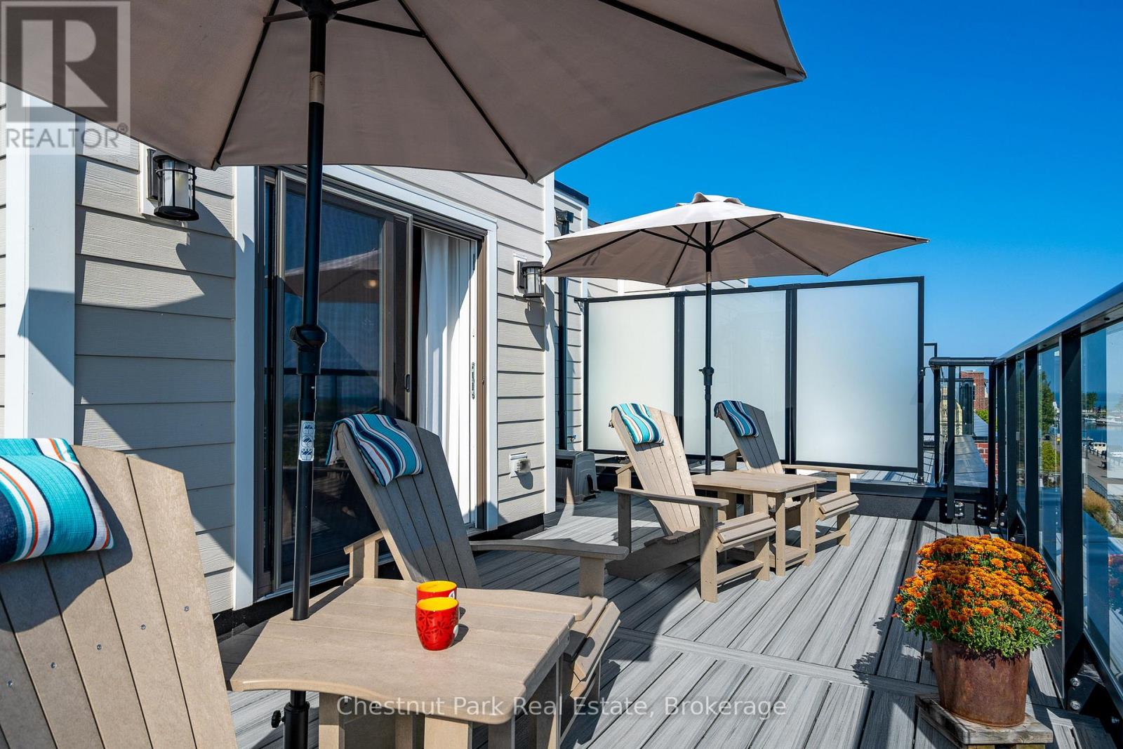 31 EMERSON MEWS - 31