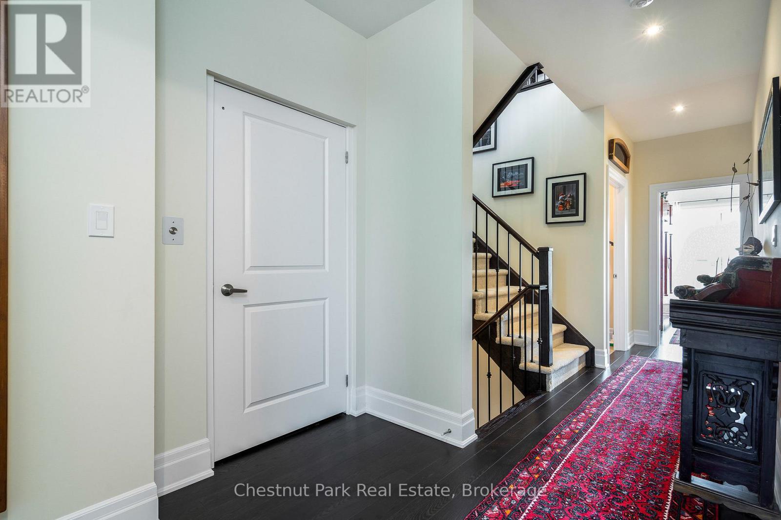 31 EMERSON MEWS - 29