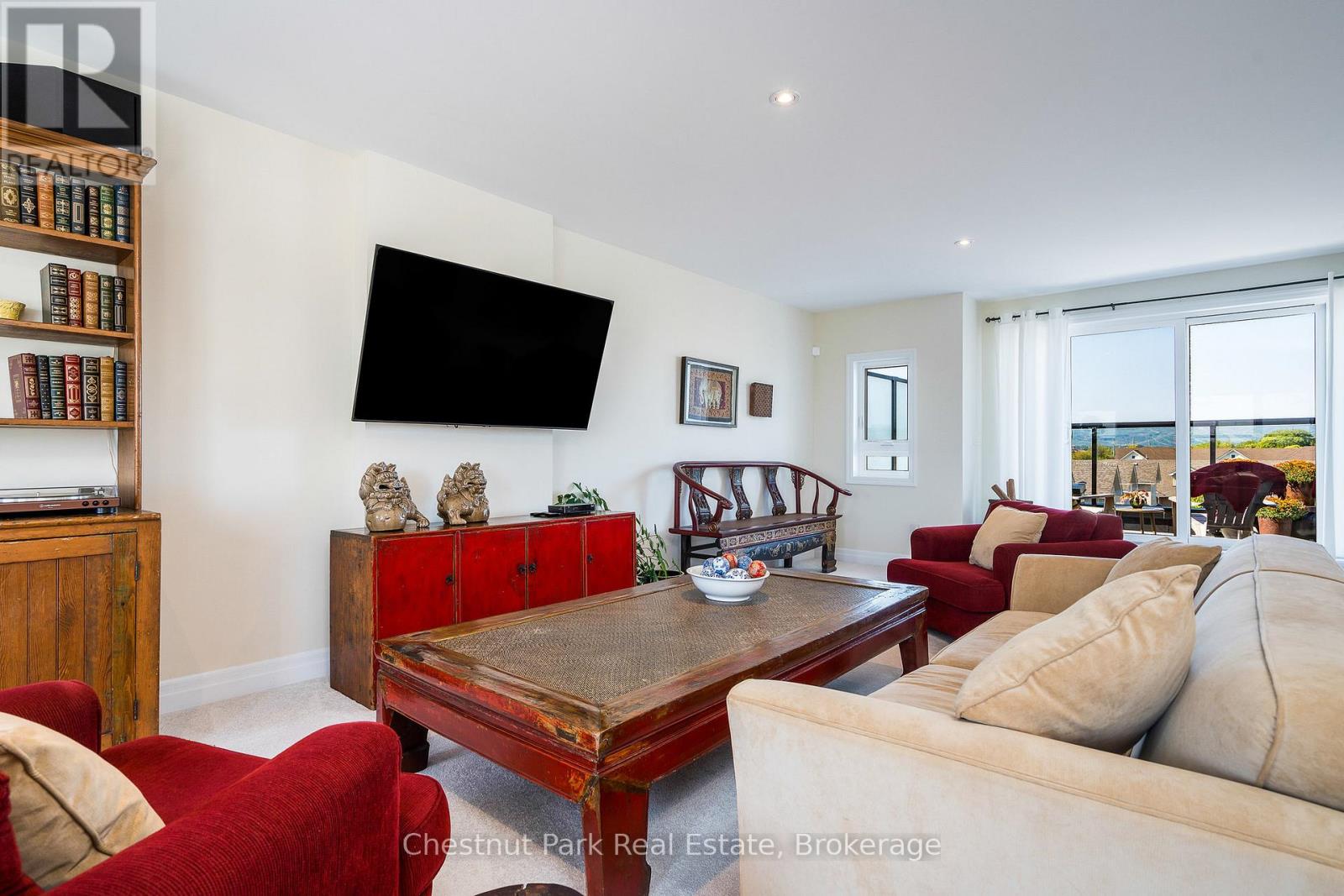 31 EMERSON MEWS - 32
