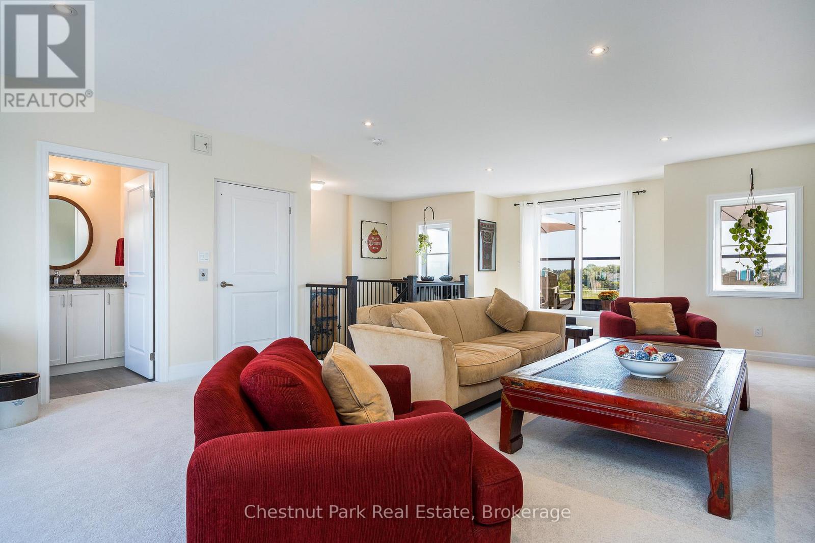 31 EMERSON MEWS - 34