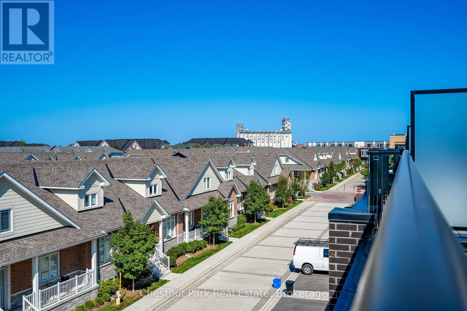 31 EMERSON MEWS - 36