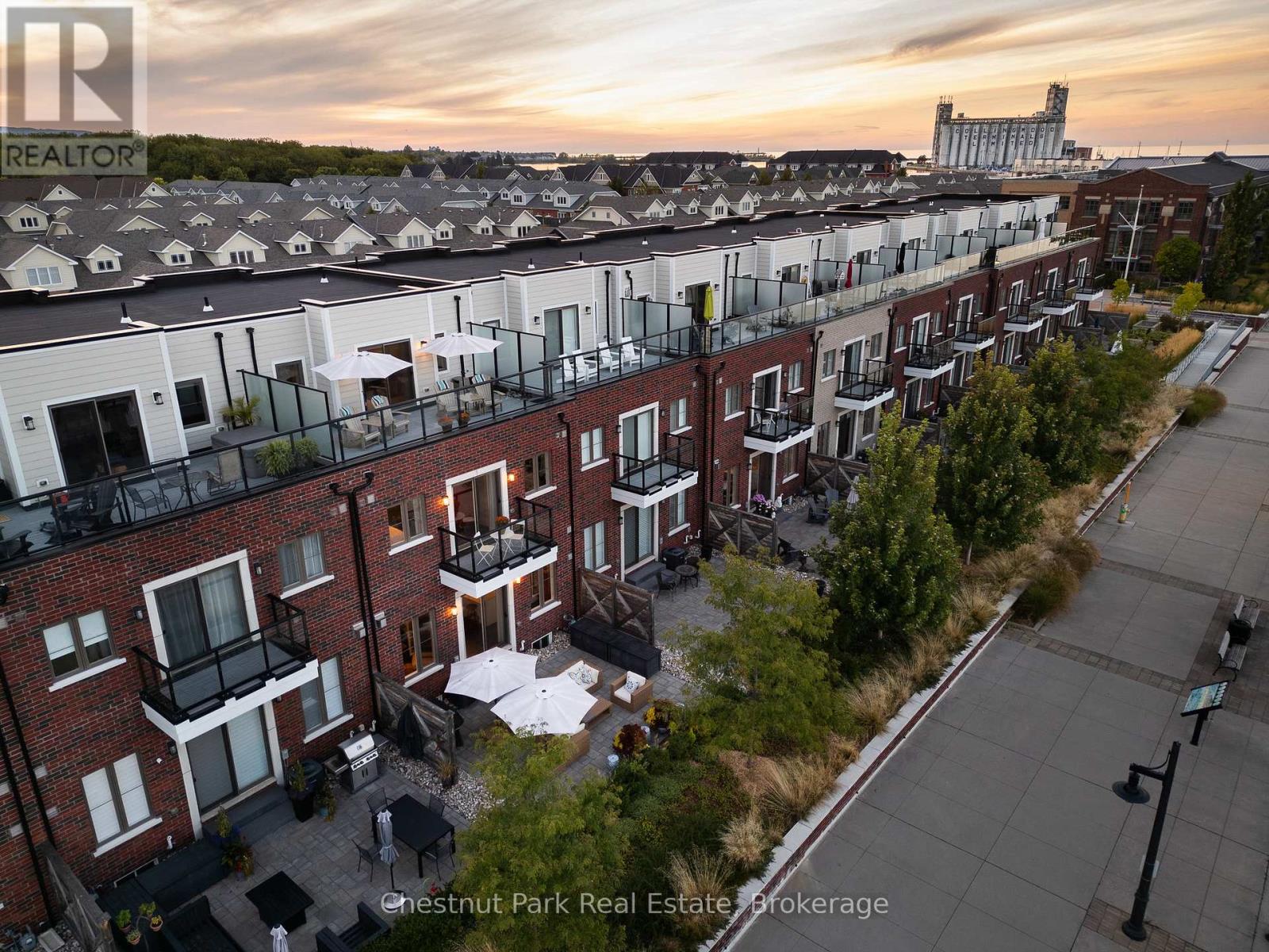 31 EMERSON MEWS - 14