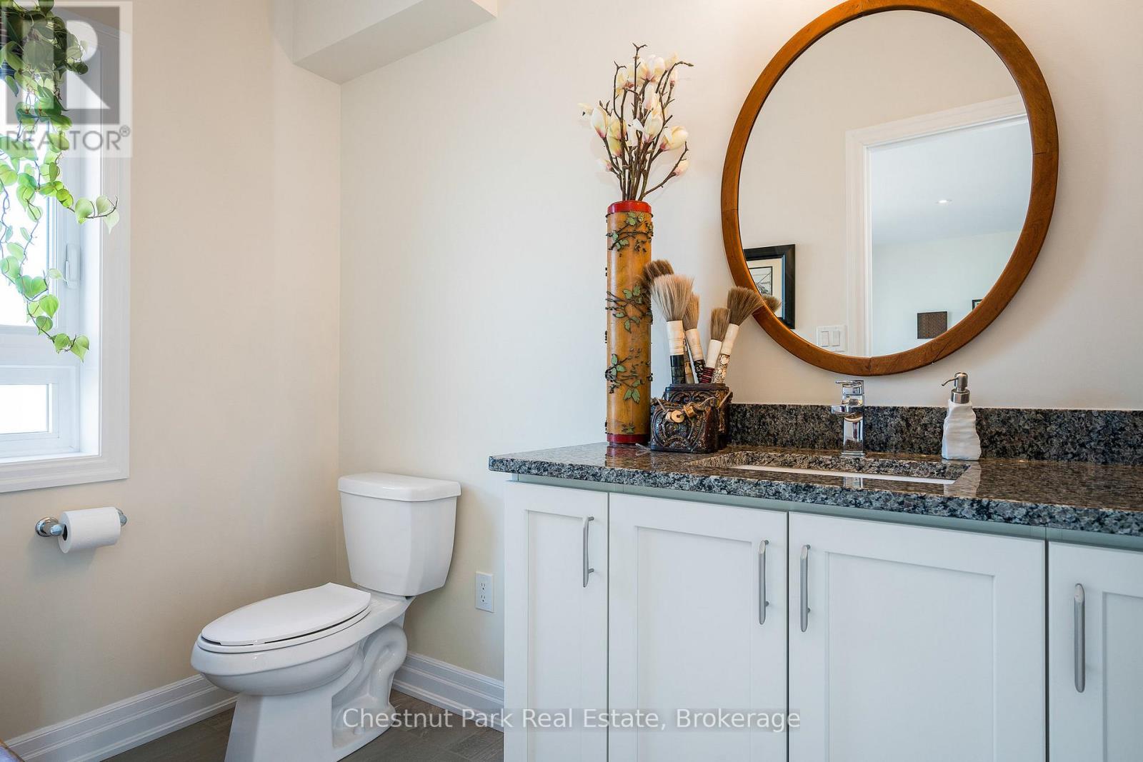 31 EMERSON MEWS - 35