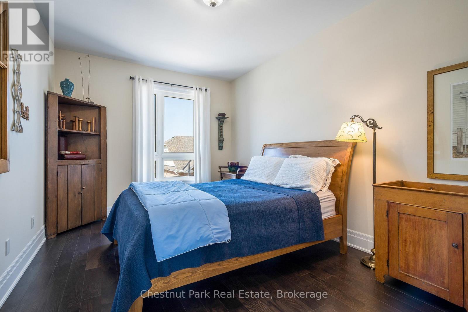 31 EMERSON MEWS - 28