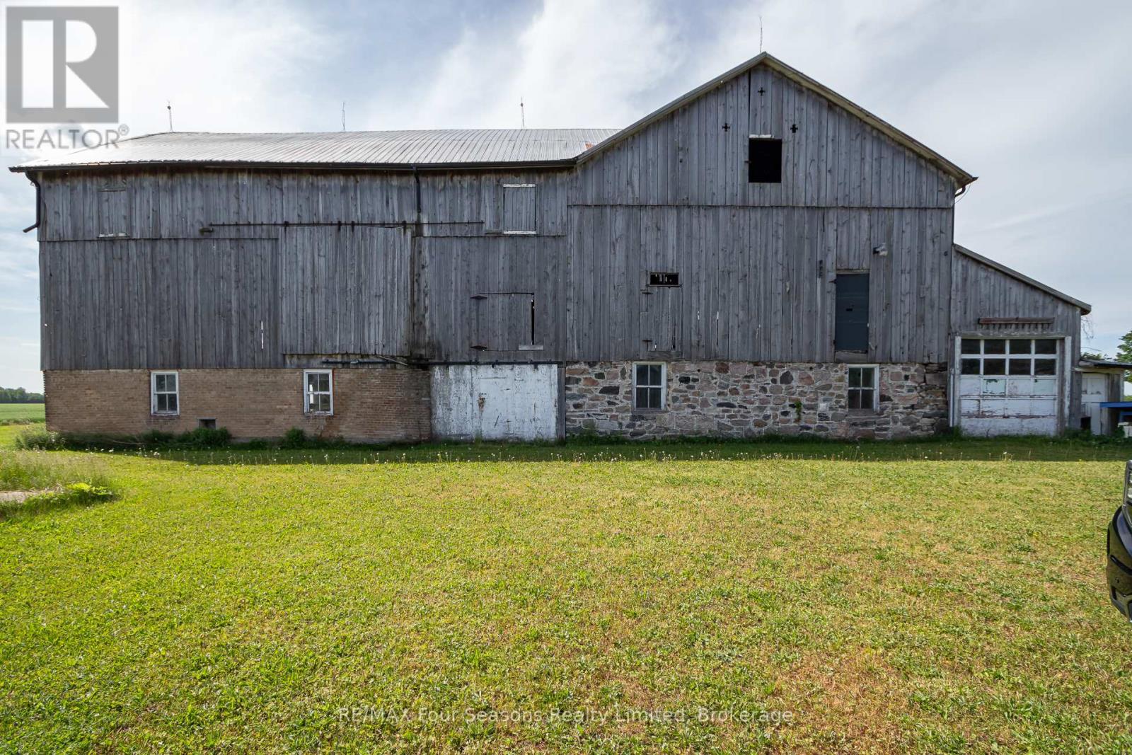 5803 26 HIGHWAY - 33