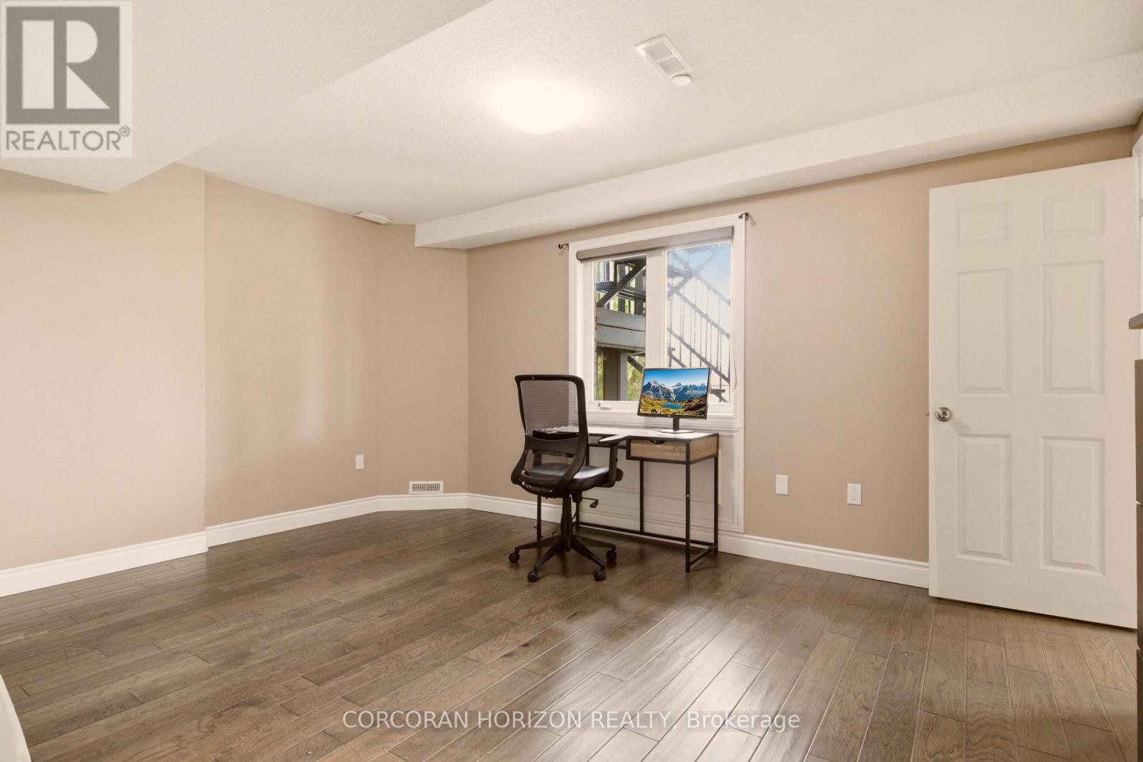 15 MCWILLIAMS COURT - 32