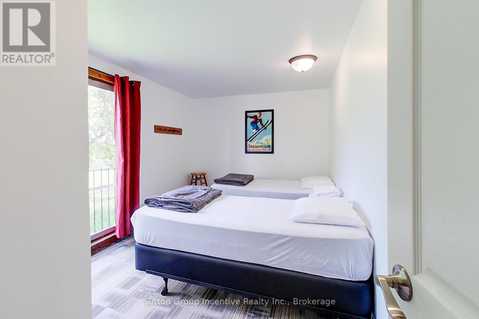 151 TYROLEAN LANE - 15