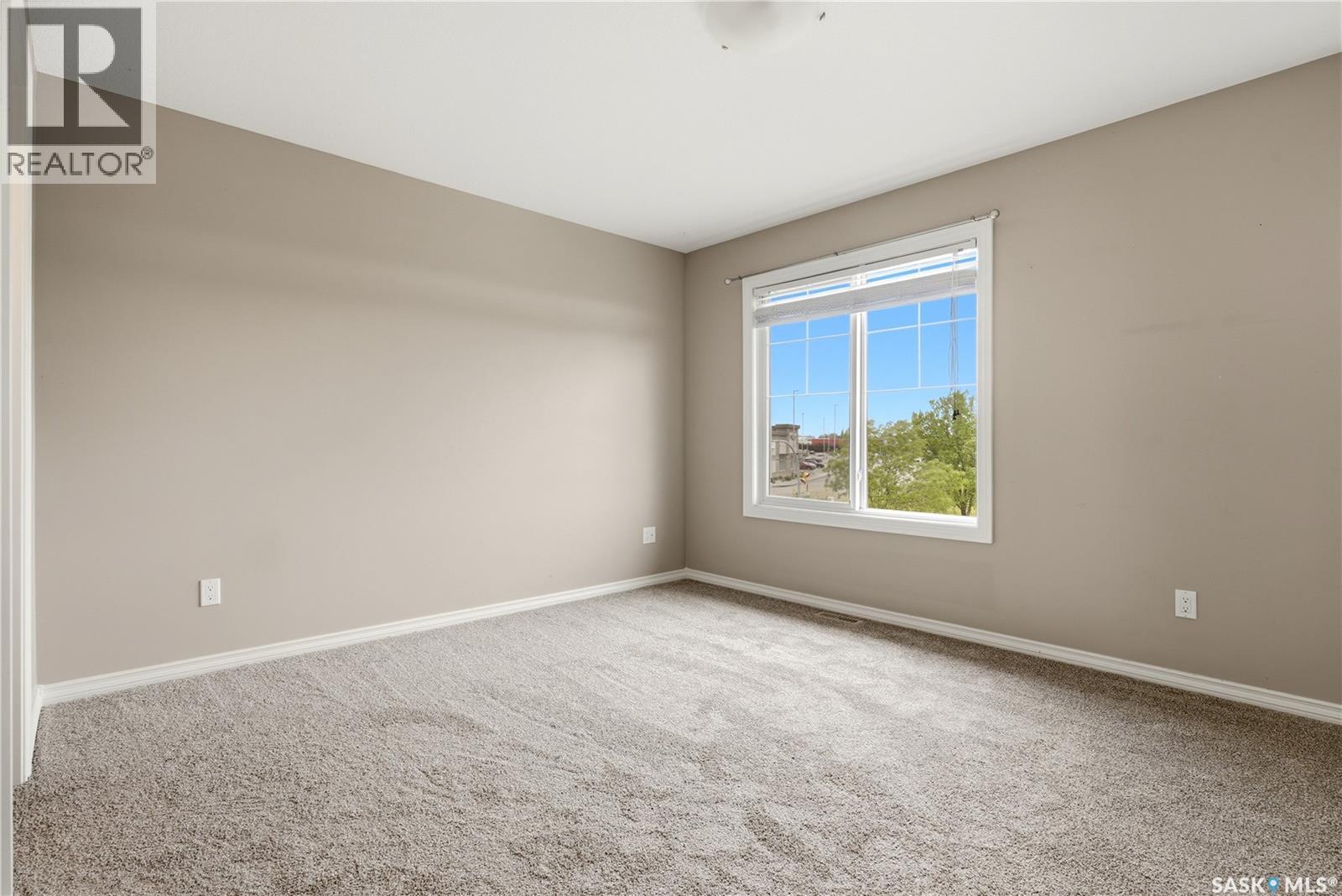 #4562 Harbour Landing DRIVE - 18