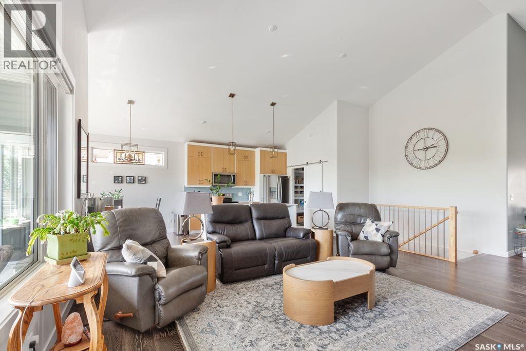 330 Burgess CRESCENT — photo 11