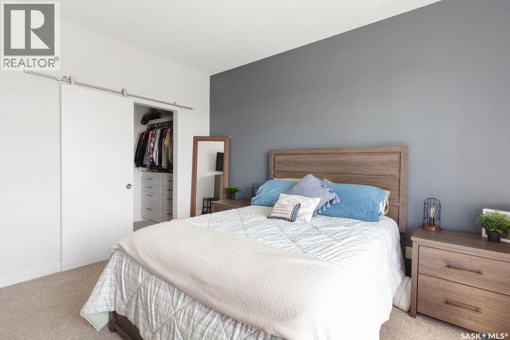 330 Burgess CRESCENT — photo 12