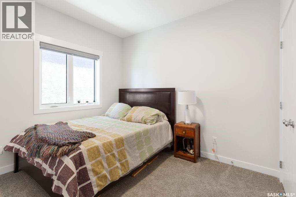 330 Burgess CRESCENT — photo 18