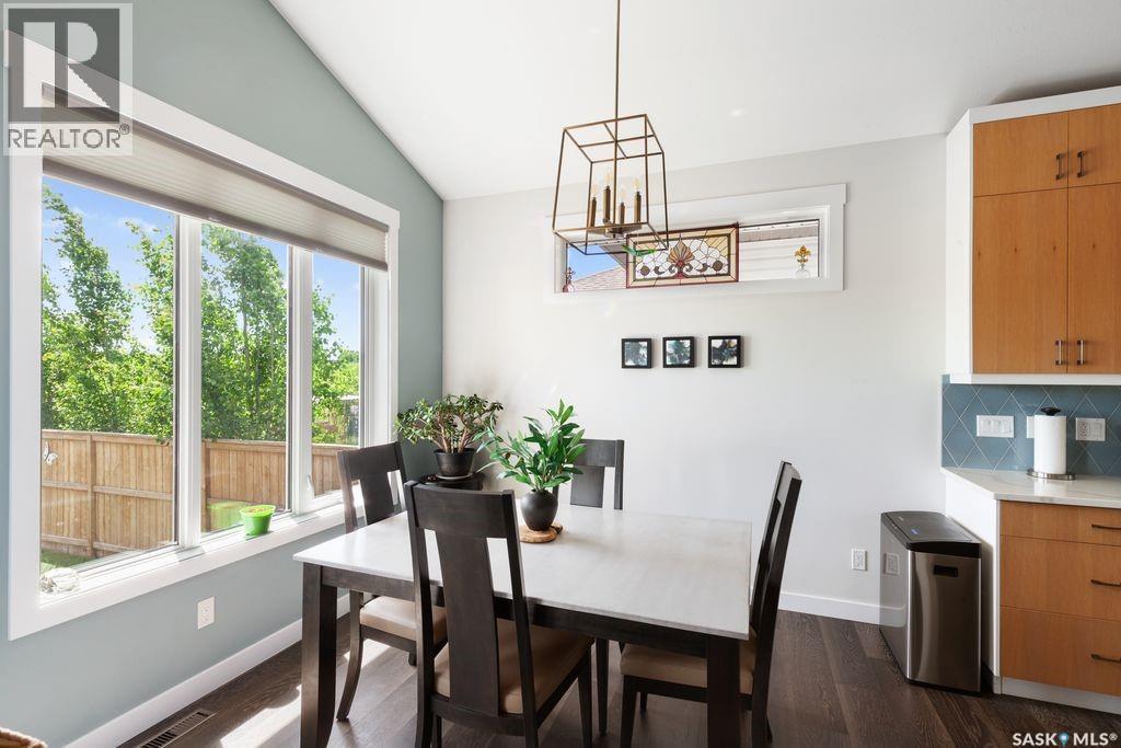 330 Burgess CRESCENT — photo 6